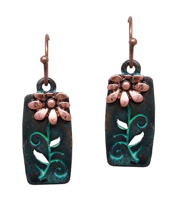 ( M644 )  VINTAGE METAL FLOWER EARRING