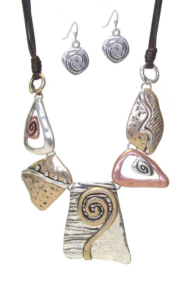 ( M103 )  VINTAGE   TRIBAL  NECKLACE SET